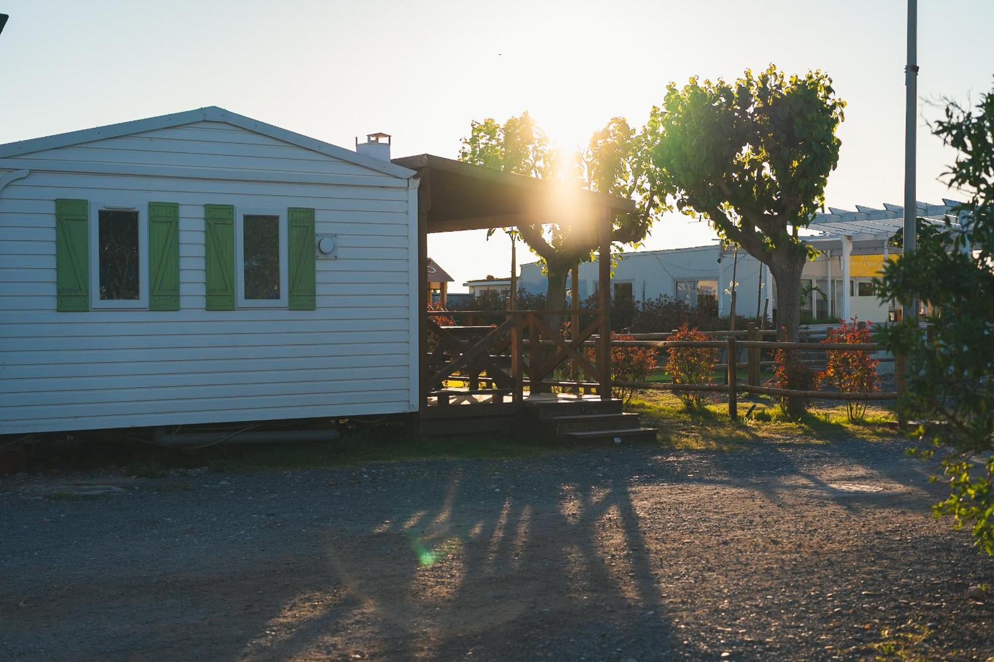 Camping Tres Estrellas Mediterraneo チルチェス エクステリア 写真