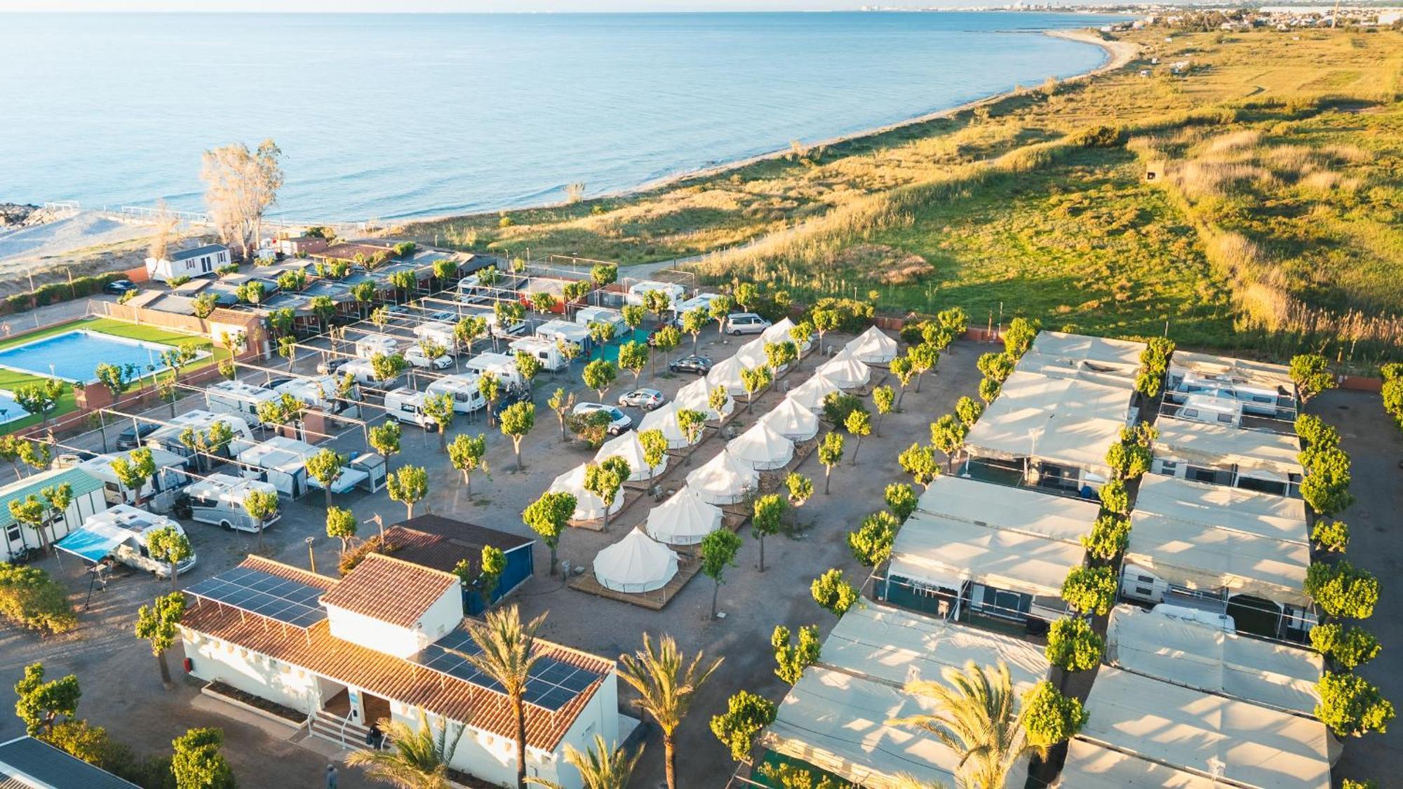 Camping Tres Estrellas Mediterraneo チルチェス エクステリア 写真